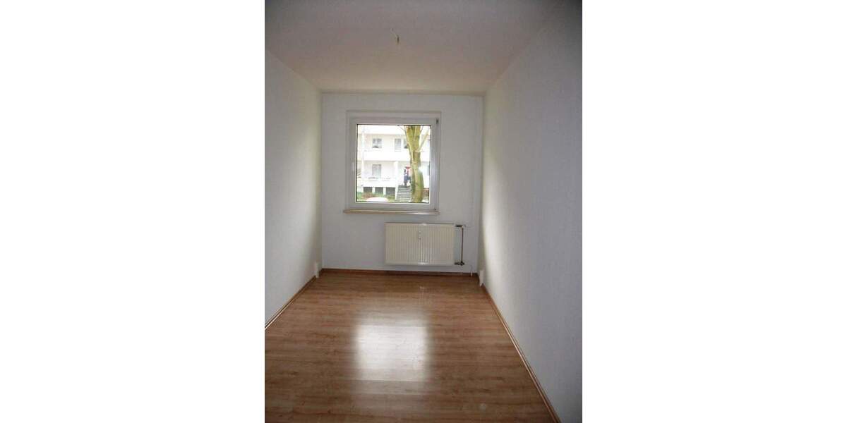 Etagenwohnung Magdeburg Neu Olvenstedt - 3 Zimmer, 70 m&sup2;, 420&euro; | Angebot:25666261