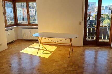 Zimmer 28 qm teilmöbliert mit eigenem Bad zur Untermiete 1 zimmer