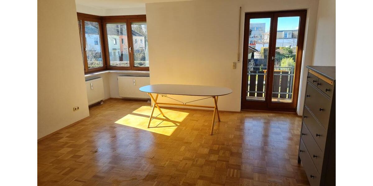 Zimmer 28 qm teilmöbliert mit eigenem Bad zur Untermiete 1 zimmer