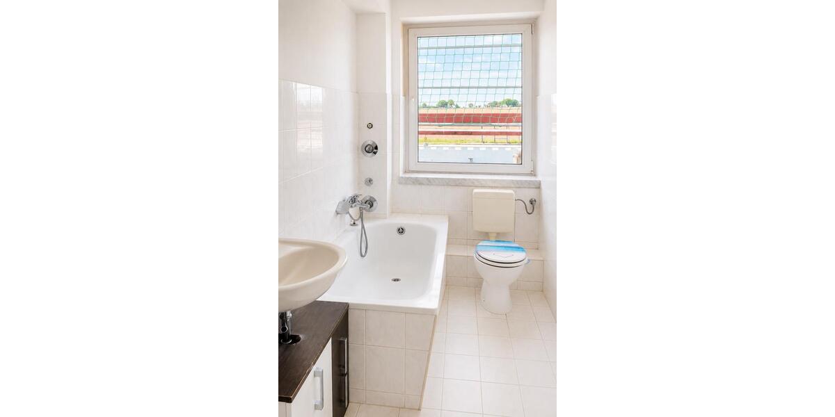 Etagenwohnung Neukloster - 3 Zimmer, 77 m&sup2;, 500&euro; | Angebot:26639895
