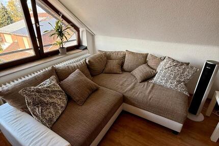 Möbilierte 1 - Zimmer - Dachgeschoßwohnung mit Weiblick