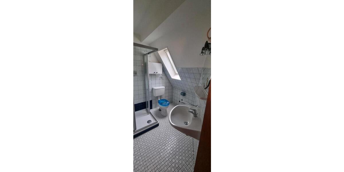 Dachgeschoßwohnung Duisburg Hamborn - 2 Zimmer, 60 m&sup2;, 600&euro; | Angebot:26241615