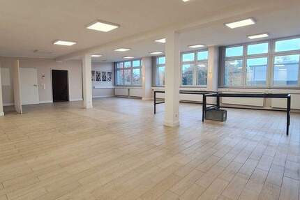 Gewerbeobjekt Seevetal Maschen - 1 Zimmer, 130 m&sup2;, 1.230&euro; | Angebot:25266606