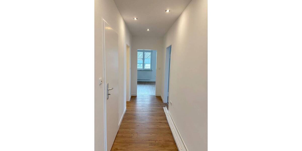 Etagenwohnung Kitzingen - 3 Zimmer, 94 m&sup2;, 1.050&euro; | Angebot:26261518