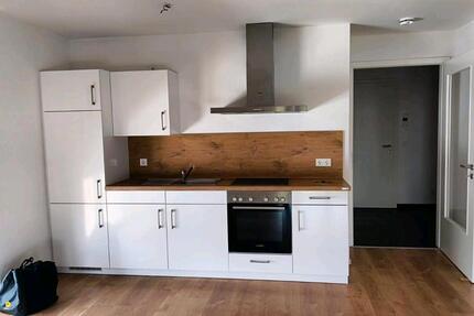 moderne helle Wohnung mit Fußbodenheizung, Balkon und Garage