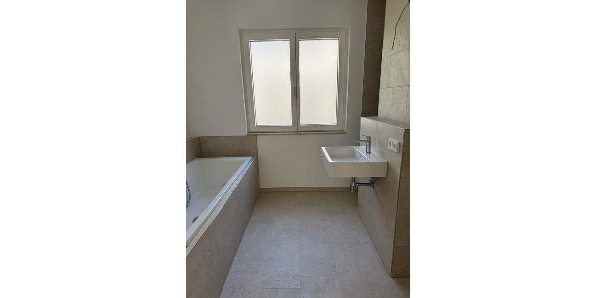 Etagenwohnung Dreieich Buchschlag - 3 Zimmer, 115 m&sup2;, 2.300&euro; | Angebot:25649786