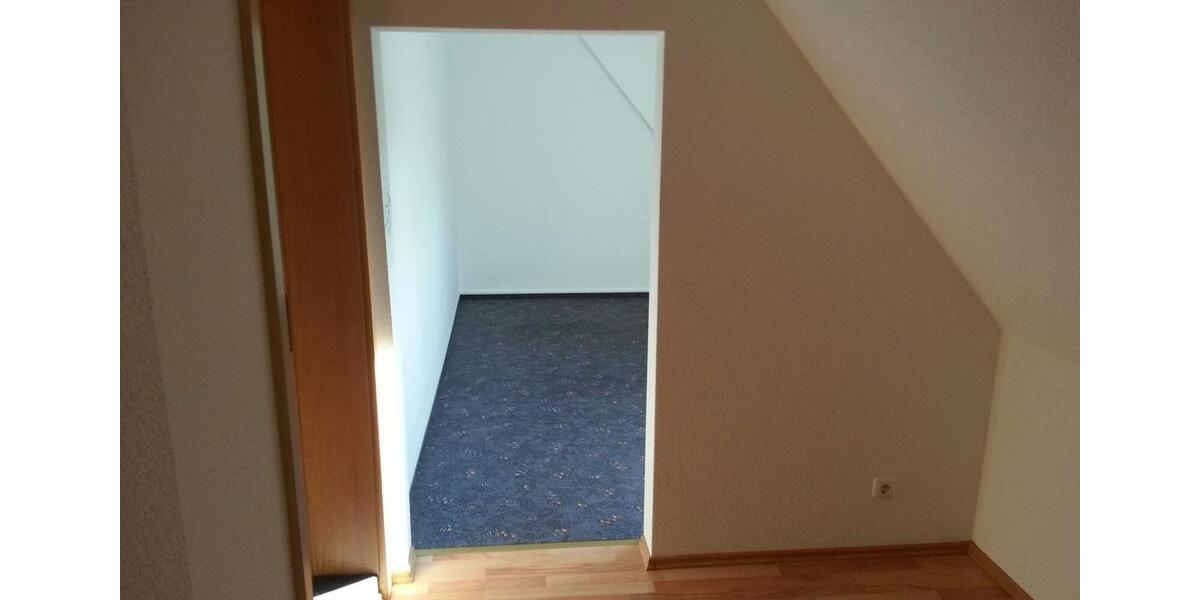 Etagenwohnung Weste - 5 Zimmer, 98 m&sup2;, 670&euro; | Angebot:26050383