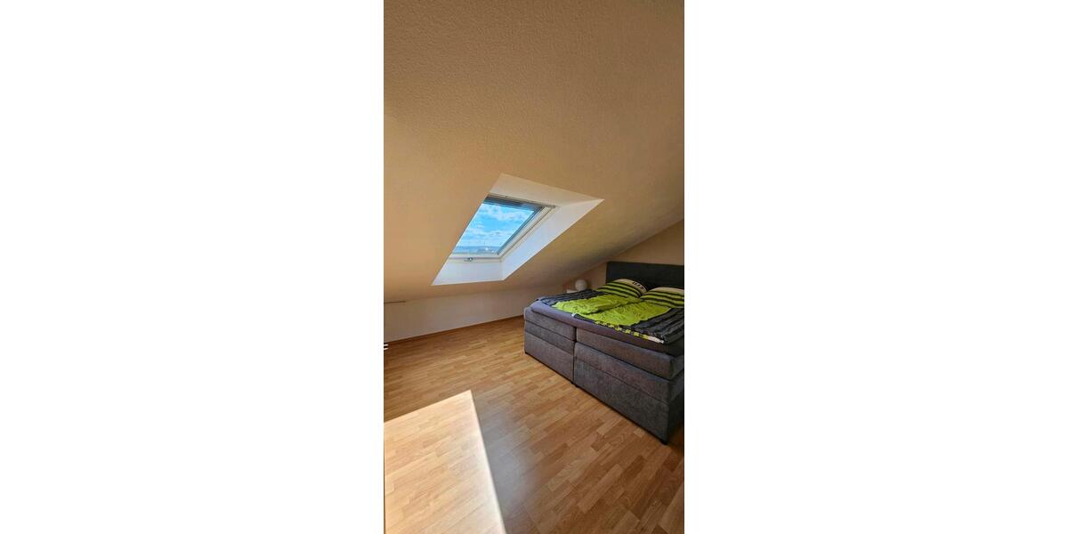 Dachgeschoßwohnung Püttlingen - 3 Zimmer, 100 m&sup2;, 850&euro; | Angebot:26034285