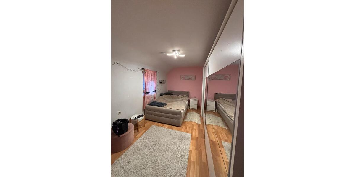 Dachgeschoßwohnung Bischofsheim in der Rhön - 5 Zimmer, 750&euro; | Angebot:22686161