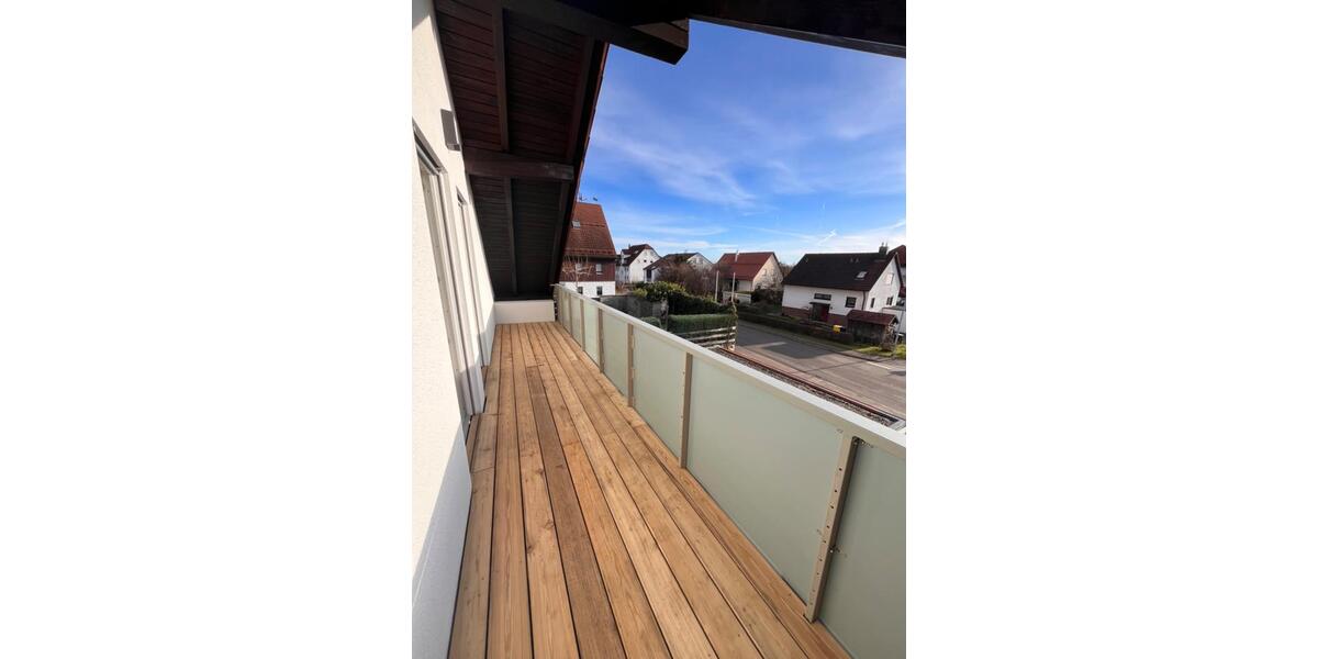 Helle 3-Zimmer DG Wohnung mit Südbalkon - 68 Quadratmeter 3 zimmer