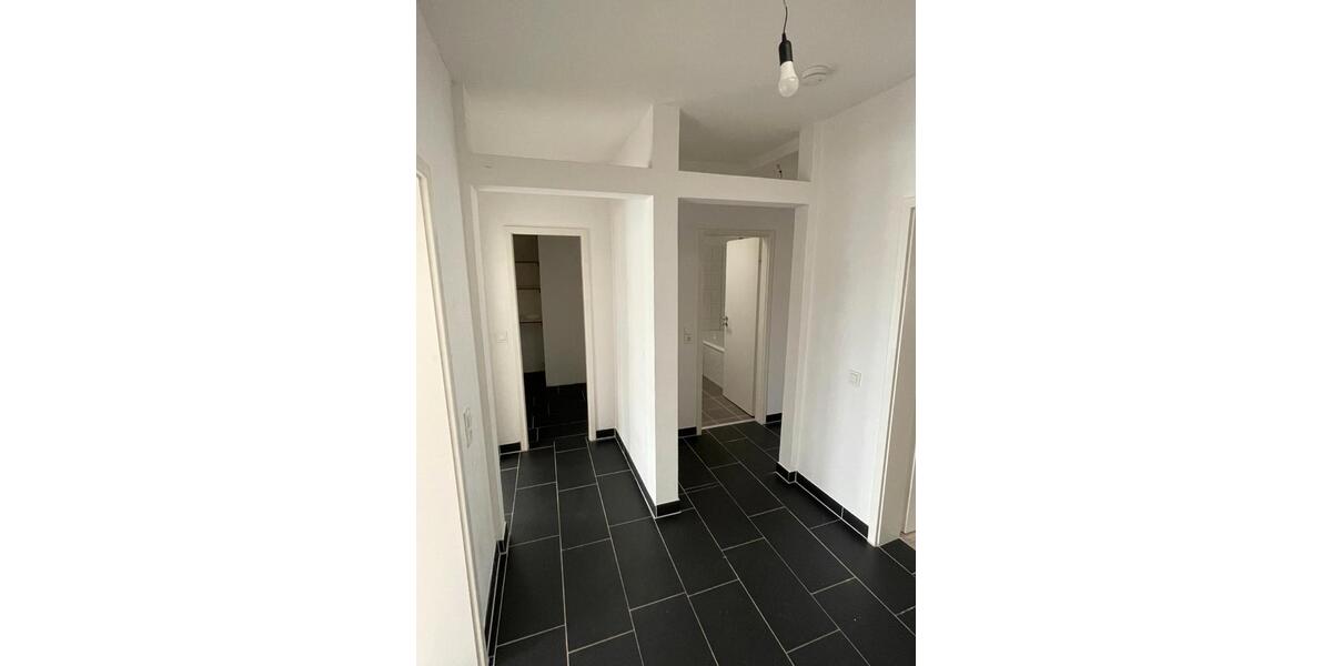 Dachgeschoßwohnung Lüdenscheid - 3.5 Zimmer, 88 m&sup2;, 700&euro; | Angebot:26548250
