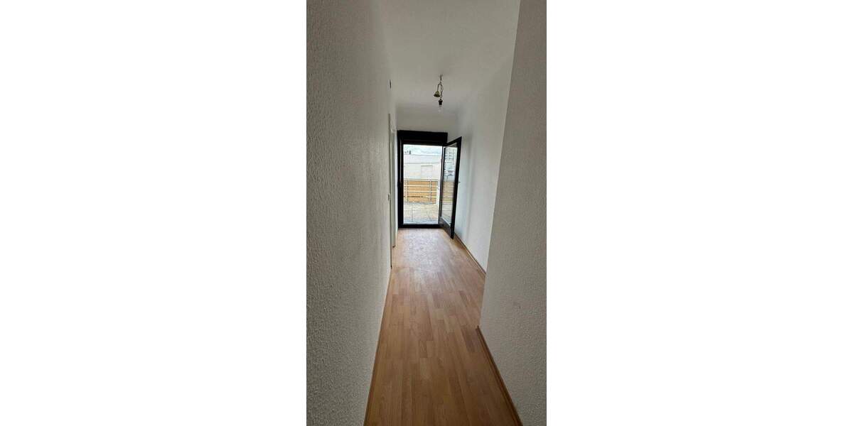 Zimmer Saarbrücken St Johann - 4 Zimmer, 137 m&sup2;, 895&euro; | Angebot:25699900