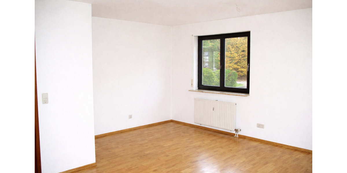 Erdgeschoßwohnung Ismaning - 3 Zimmer, 93 m&sup2;, 1.860&euro; | Angebot:25655363
