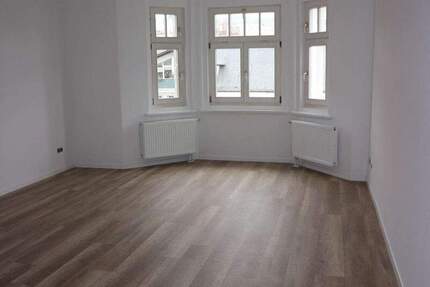 Heimkommen und Wohlfühlen* neu saniert* im Dachgeschoss ! 3 zimmer