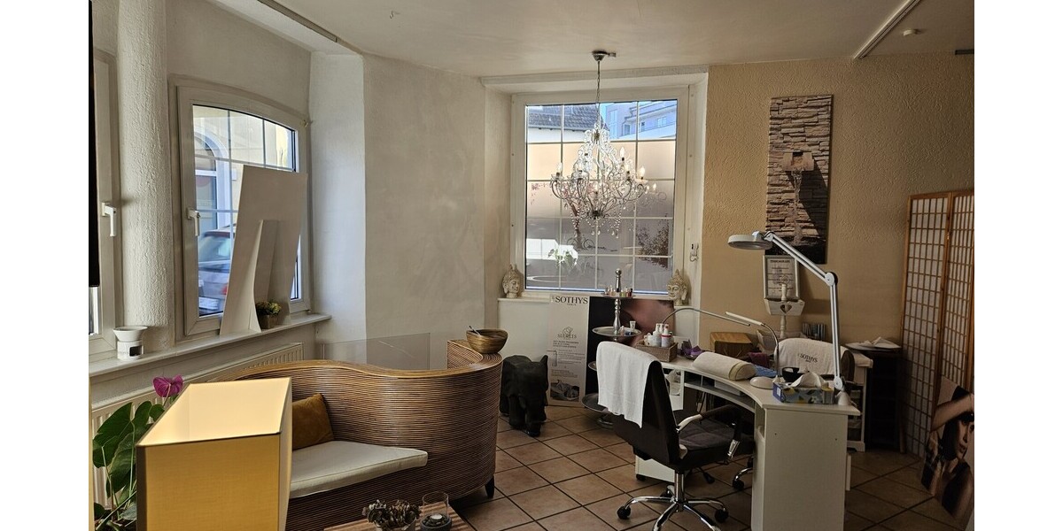 Sie haben die Geschäftsidee? Wir haben das Ladenlokal! Zentral in Oberpleis! 2 zimmer