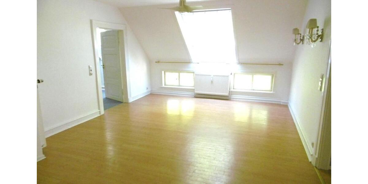 Dachgeschoßwohnung Bad Pyrmont - 3 Zimmer, 77 m&sup2;, 615&euro; | Angebot:23787355