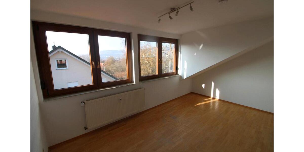 Dachgeschoßwohnung Igersheim - 3.5 Zimmer, 113 m&sup2;, 1.130&euro; | Angebot:24870124