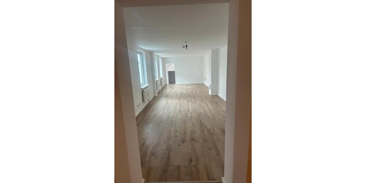 Etagenwohnung Neuötting - 3.5 Zimmer, 123 m&sup2;, 1.290&euro; | Angebot:26013047