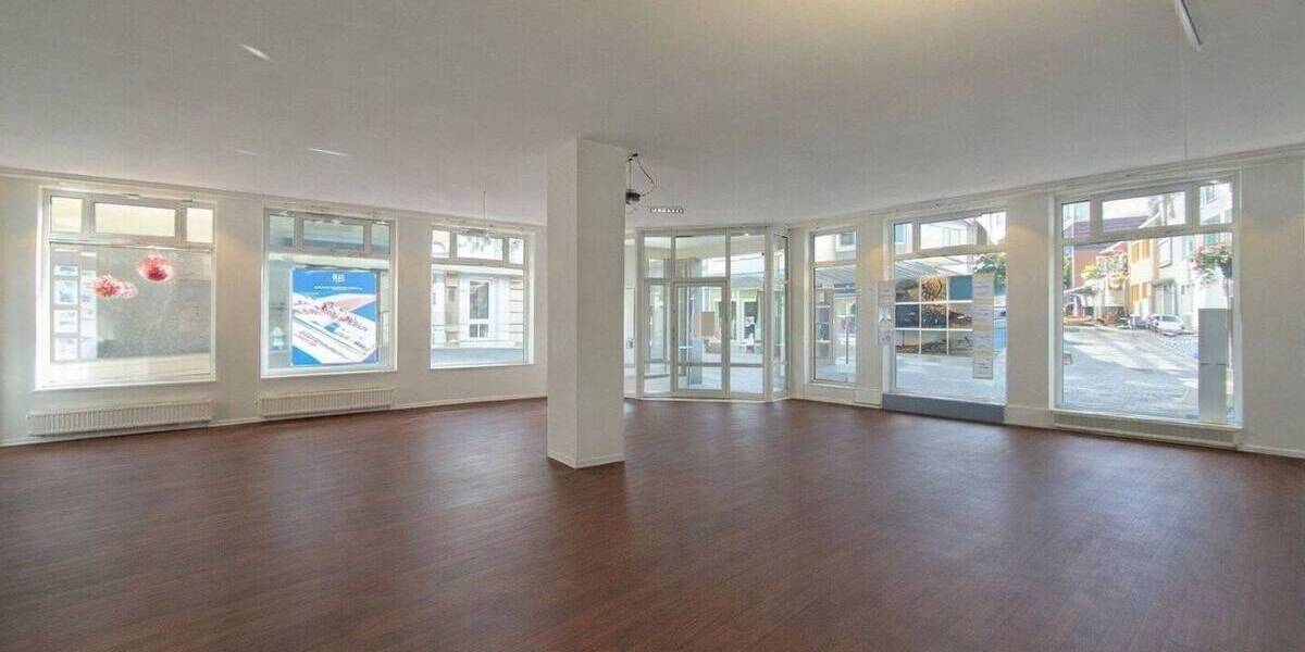 Gewerbeobjekt Schweinfurt Altstadt - 1 Zimmer, 155 m&sup2;, 2.200&euro; | Angebot:25998654