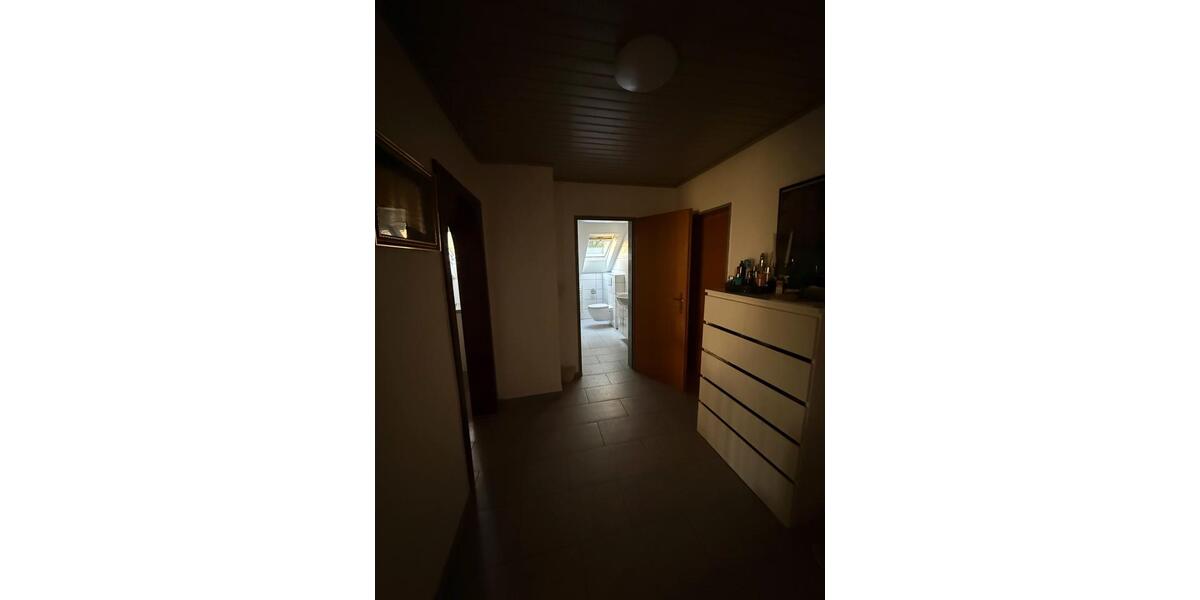 Dachgeschoßwohnung Wedemark - 3 Zimmer, 93 m&sup2;, 1.100&euro; | Angebot:26693492