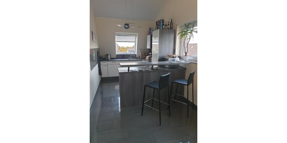 f.StudentInSingle: gr.Maisonettewohnung direkt v.d.Toren Aachens 4 zimmer