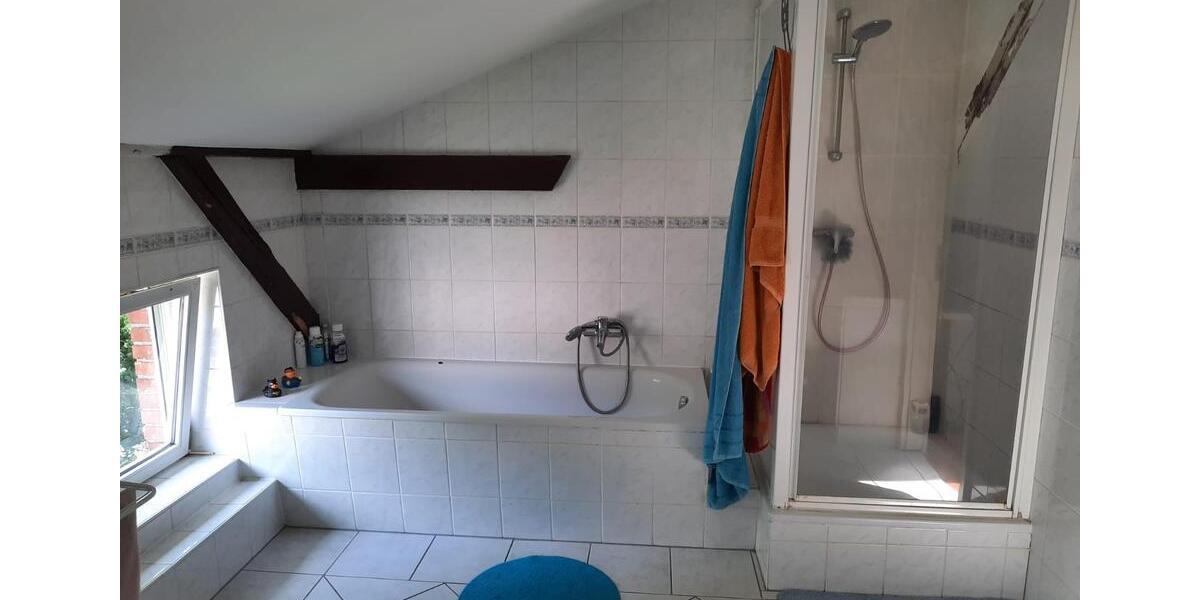 Dachgeschoßwohnung Schortens - 5 Zimmer, 110 m&sup2;, 750&euro; | Angebot:25822443