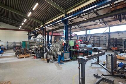 GewerbehalleProduktion 851m², 2t bis 5t Kran, Büro zimmer