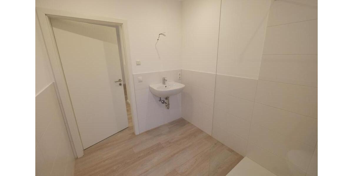 Zwei- Zimmer Erdgeschosswohnung mit Terrasse und kleinem Garten 2 zimmer