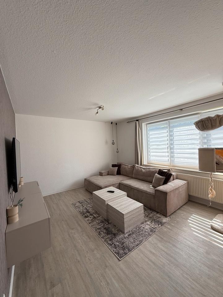 Helle 2,5 Zimmer-Wohnung mit Terrasse mit WBS - zentral!