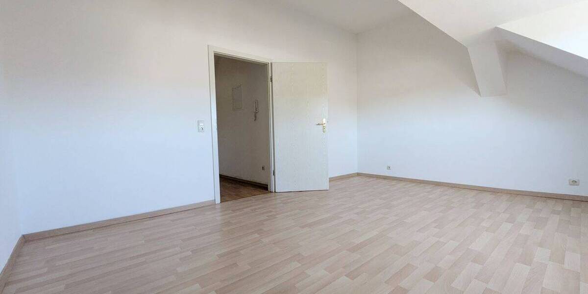 Etagenwohnung Zwickau Innenstadt - 2 Zimmer, 64 m&sup2;, 385&euro; | Angebot:26189805