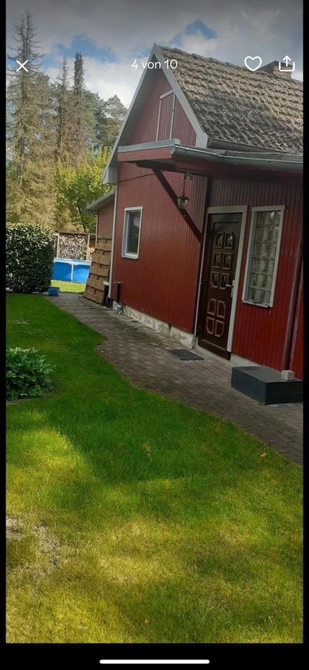 Kleines Häuschen im Grünen