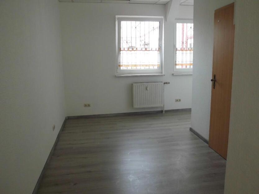 1 - RAUM - WOHNUNG - PARTERRE - BAD MIT DU - 2-ABSTELLRÄUME - BÜTZOW - STADTZENTRUM 1 zimmer