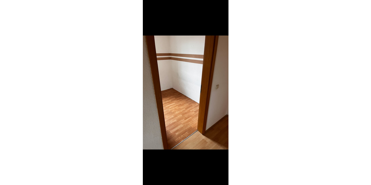 Dachgeschoßwohnung Marlow - 3 Zimmer, 90 m&sup2;, 800&euro; | Angebot:25717872