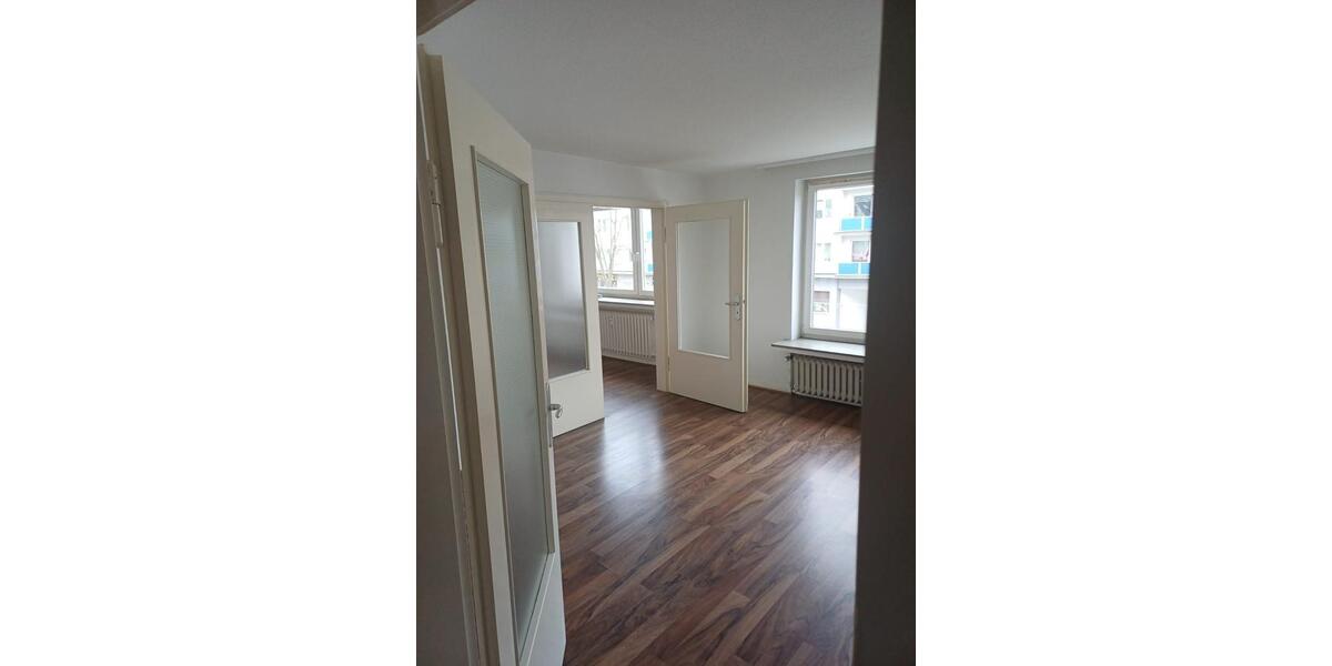 Etagenwohnung Kassel - 3 Zimmer, 81 m&sup2;, 800&euro; | Angebot:26265665