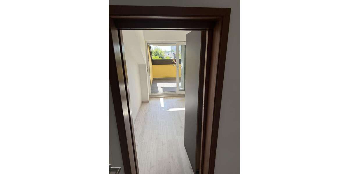 Etagenwohnung Weil am Rhein - 3 Zimmer, 90 m&sup2;, 1.450&euro; | Angebot:27101191