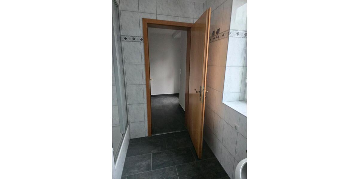 Etagenwohnung Lichtentanne - 3 Zimmer, 86 m&sup2;, 800&euro; | Angebot:25021715