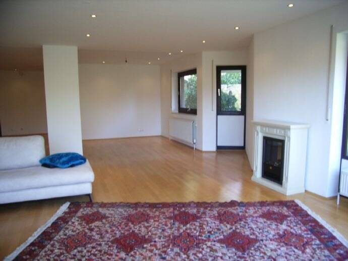 Bungalow Bonn Lannesdorf - 3 Zimmer, 151 m&sup2;, 2.195&euro; | Angebot:25729390