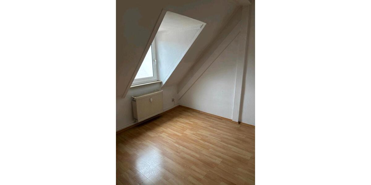 Dachgeschoßwohnung Merseburg - 3 Zimmer, 59 m&sup2;, 390&euro; | Angebot:26522409