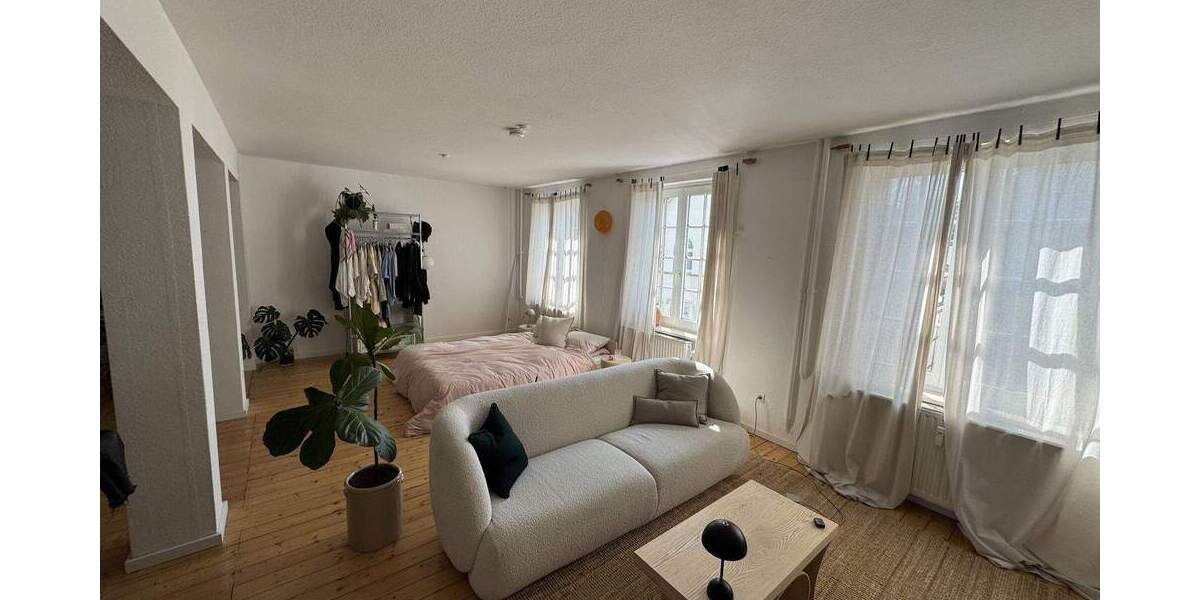 Etagenwohnung Detmold Innenstadt - 2 Zimmer, 94 m&sup2;, 795&euro; | Angebot:24909778