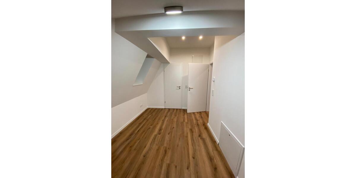 Dachgeschoßwohnung Iserlohn - 1 Zimmer, 65 m&sup2;, 600&euro; | Angebot:26429943