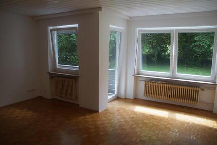 Renovierte 3-Zimmer-Wohnung mit Balkon und Blick ins Grüne