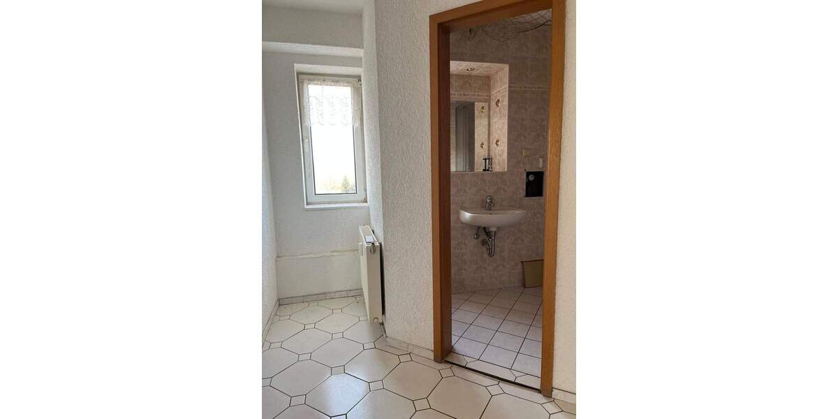 Etagenwohnung Pegau - 3 Zimmer, 115 m&sup2;, 695&euro; | Angebot:25736873