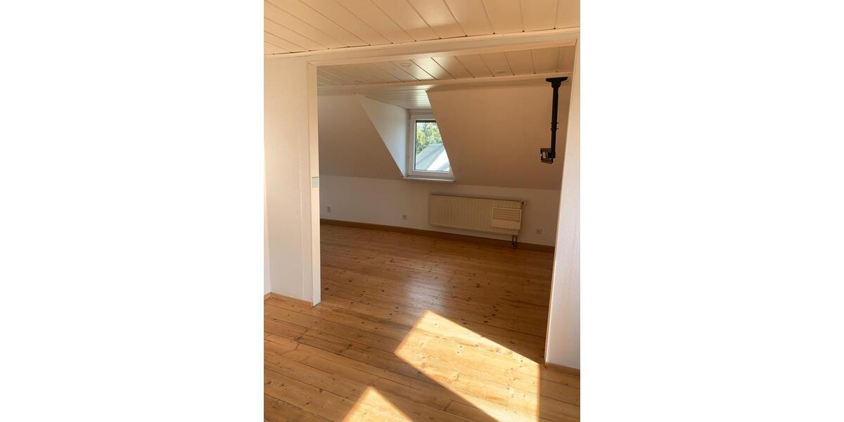 Dachgeschoßwohnung Schwarzenberg/Erzgebirge Erzgebirge - 3 Zimmer, 63 m&sup2;, 330&euro; | Angebot:26639595