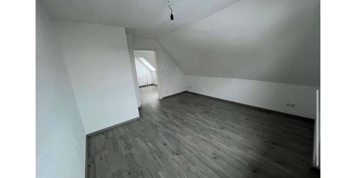 Dachgeschoßwohnung Rodewald - 3 Zimmer, 100 m&sup2;, 950&euro; | Angebot:26387251