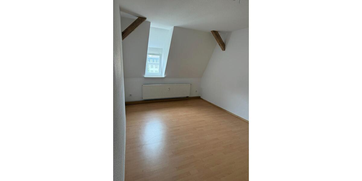 Dachgeschoßwohnung Limbach-Oberfrohna Oberfrohna - 4 Zimmer, 80 m&sup2;, 400&euro; | Angebot:26181505