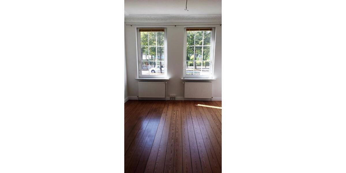 Villa Ahrensburg - 7 Zimmer, 188 m&sup2;, 3.190&euro; | Angebot:26582178