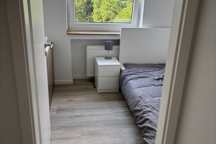 **Sommer-Aktion!!!**Monteure aufgepasst! Möblierte Wohnung (5 Personen)Langenfeld Nähe Chempark 3 zimmer