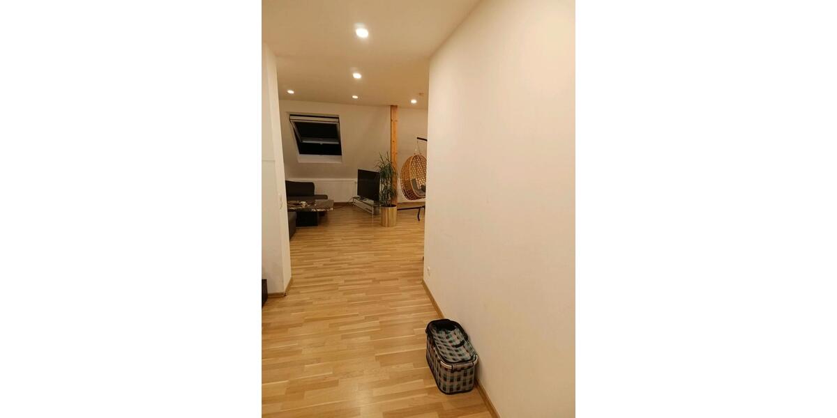 Wohnen auf Zeit Bedburg - 5 Zimmer, 15 m&sup2;, 400&euro; | Angebot:25798018