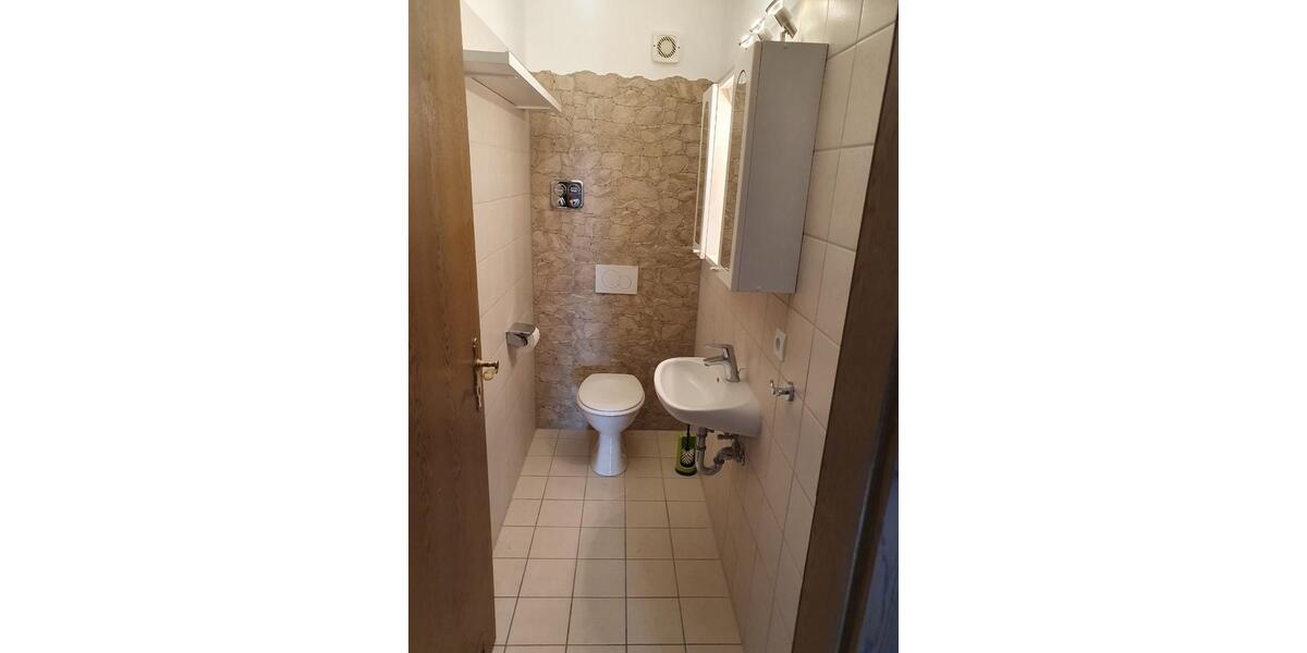 Dachgeschoßwohnung Osterhofen - 4 Zimmer, 111 m&sup2;, 800&euro; | Angebot:25722576
