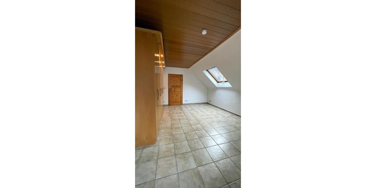 Doppelhaushälfte Bad Dürkheim - 5 Zimmer, 170 m&sup2;, 1.500&euro; | Angebot:25397053